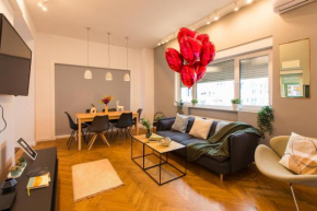 Spacious Penthouse with Terrace and City-View